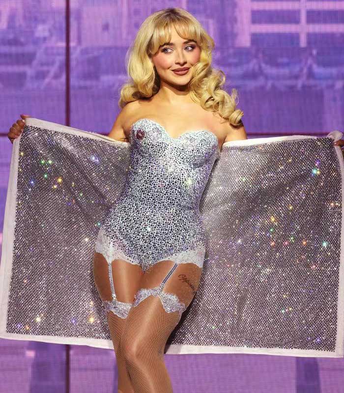 Sabrina Carpenter sexy dress